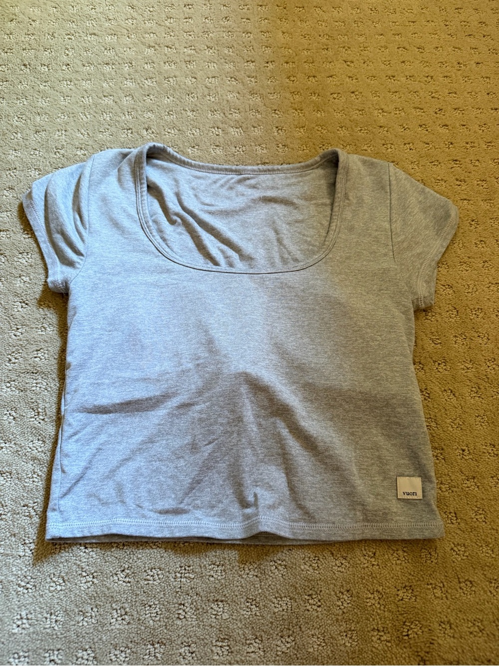 Vuori Scoop Neck Crop Top - Light Gray